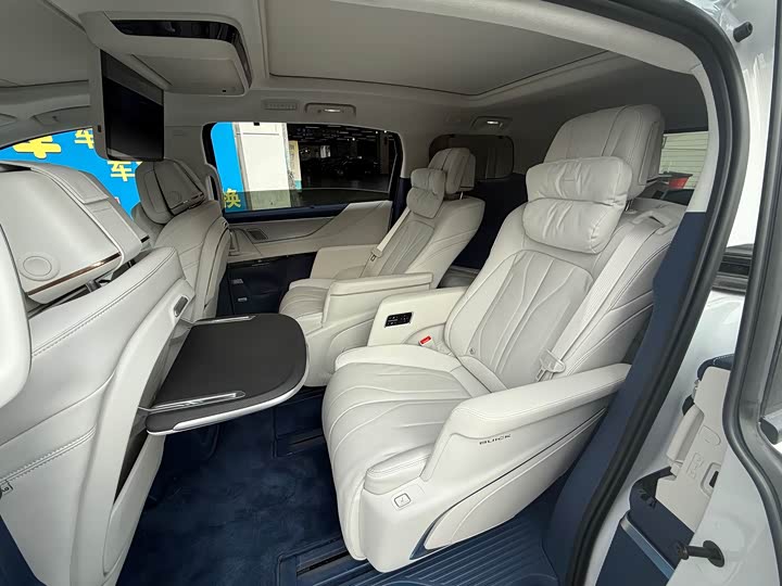 Фото 9 - Buick GL8 Hybrid