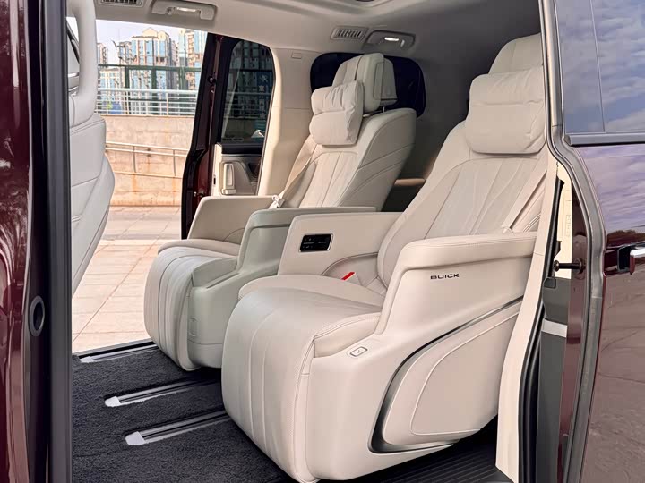 Фото 8 - Buick GL8 Hybrid