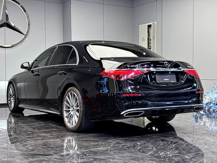 Фото 9 - Mercedes-Benz S-Class