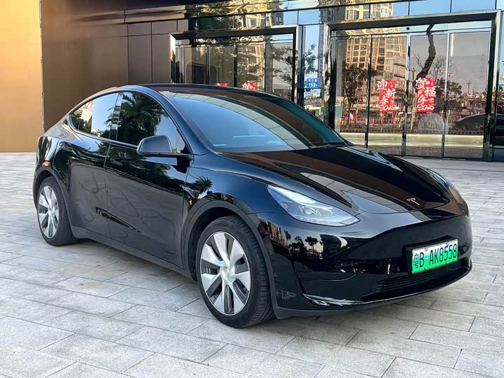 Фото 3 - Tesla Model Y