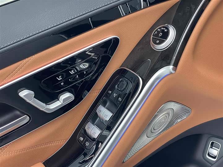 Фото 6 - Mercedes-Benz Maybach S-Class