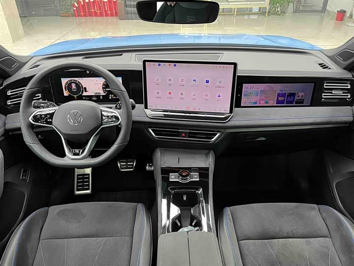 Фото 2 - Volkswagen Tiguan L Pro