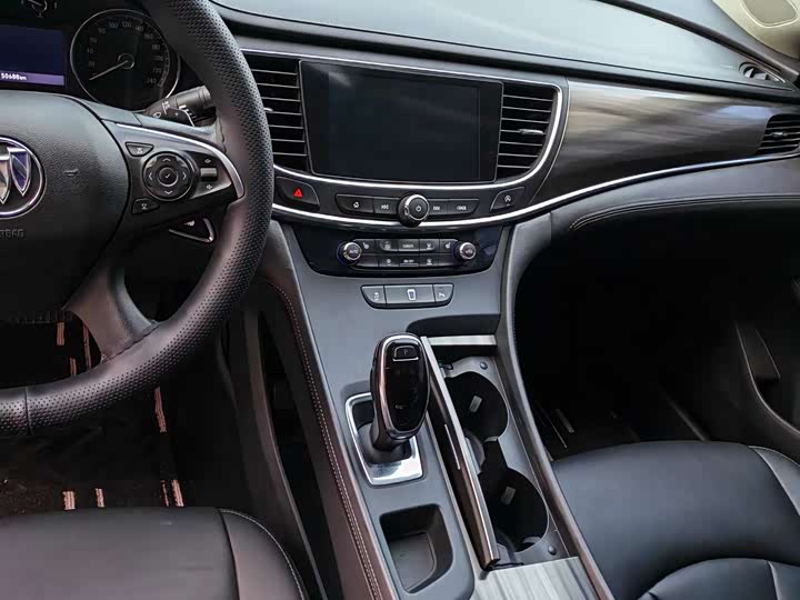 Фото 8 - Buick LaCrosse