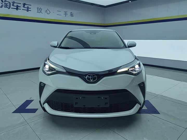 Фото 2 - Toyota C-HR