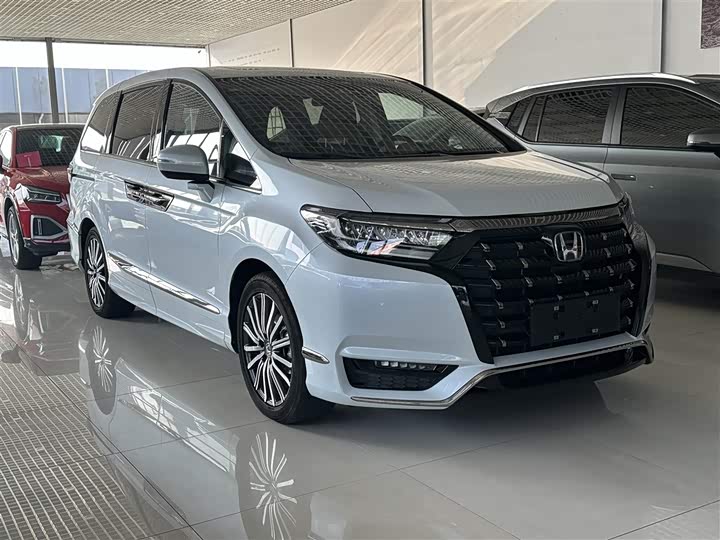 Фото 2 - Honda Elysion