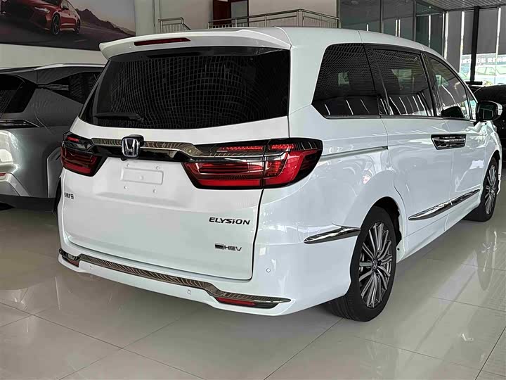 Фото 3 - Honda Elysion