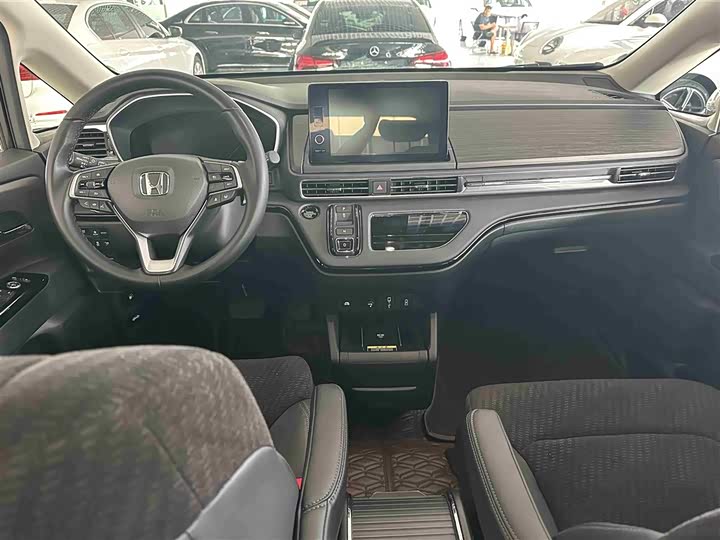 Фото 5 - Honda Elysion