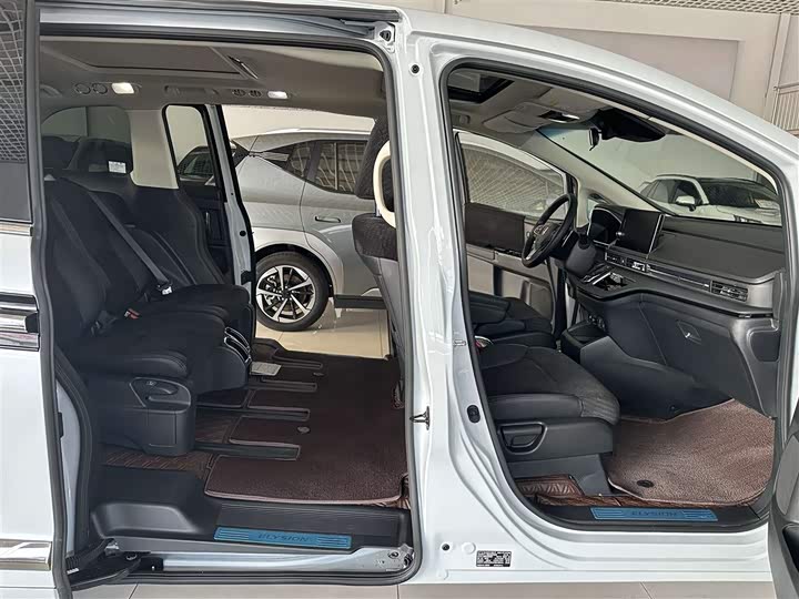 Фото 8 - Honda Elysion