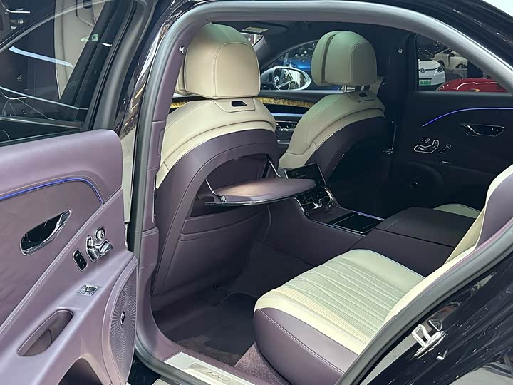 Фото 9 - Bentley Flying Spur Hybrid