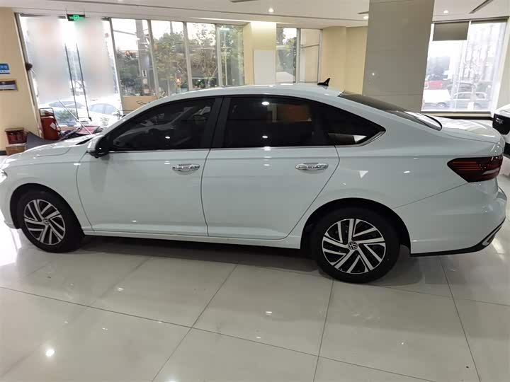 Фото 5 - Volkswagen Lavida