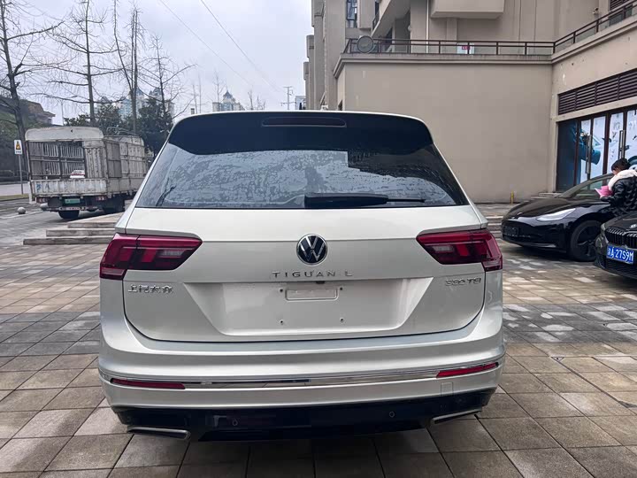 Фото 5 - Volkswagen Tiguan L Pro