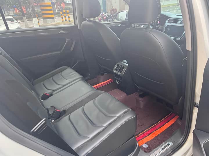 Фото 7 - Volkswagen Tiguan L Pro