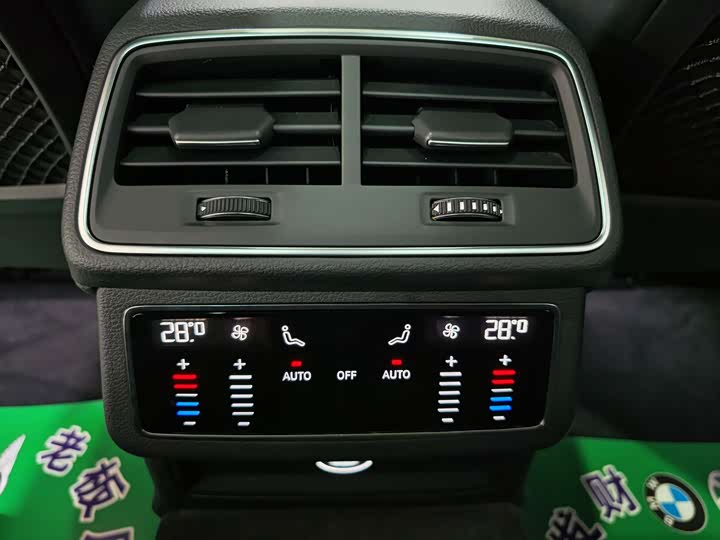 Фото 7 - Audi A6L