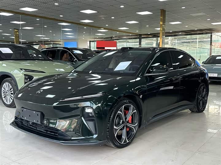 Фото 1 - Nio ET5