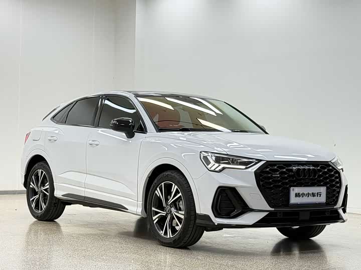 Фото 9 - Audi Q3 Sportback