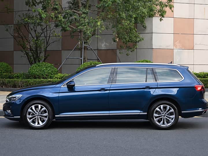 Фото 4 - Volkswagen Passat Variant