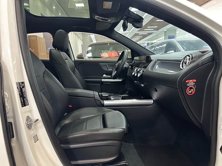 Фото 7 - Mercedes-Benz GLA-Class