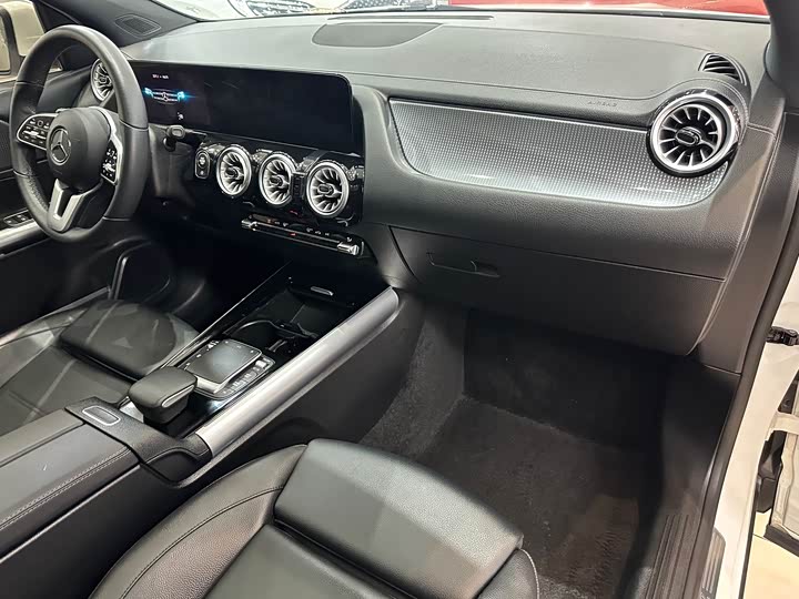 Фото 8 - Mercedes-Benz GLA-Class