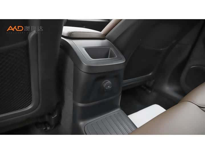 Фото 9 - Volvo XC60 Hybrid