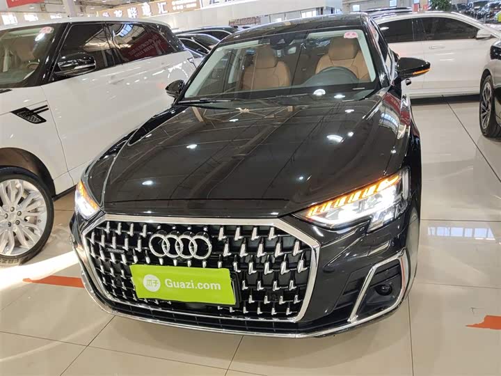 Фото 3 - Audi A8