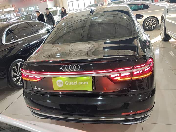 Фото 6 - Audi A8