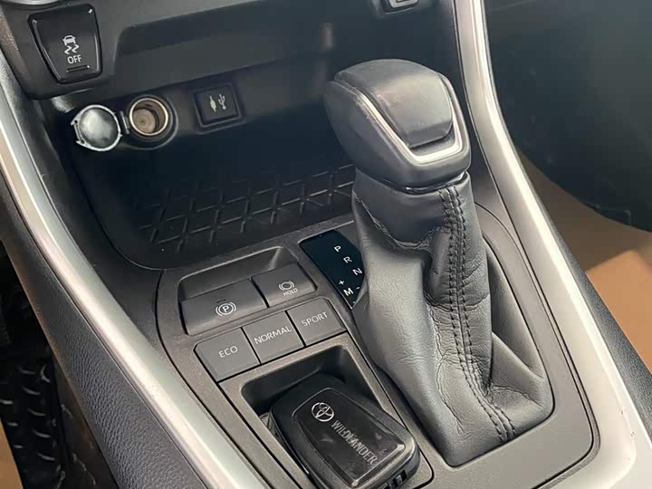 Фото 6 - Toyota Wildlander