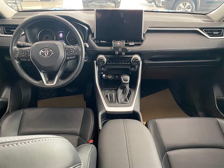 Фото 9 - Toyota Wildlander