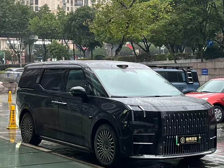 Фото 8 - Zeekr 009