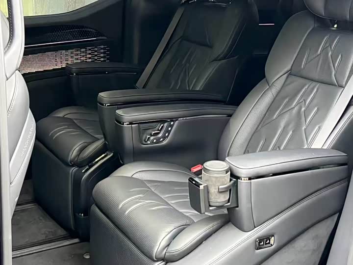 Фото 9 - Zeekr 009