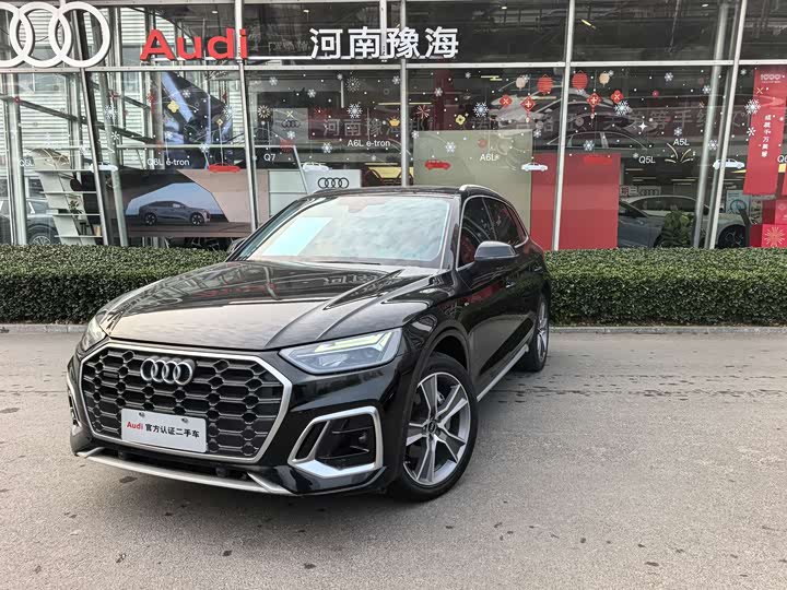 Фото 1 - Audi Q5L