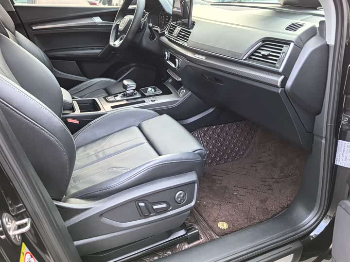 Фото 5 - Audi Q5L