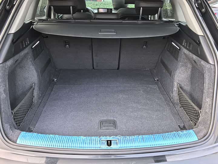 Фото 9 - Audi Q5L