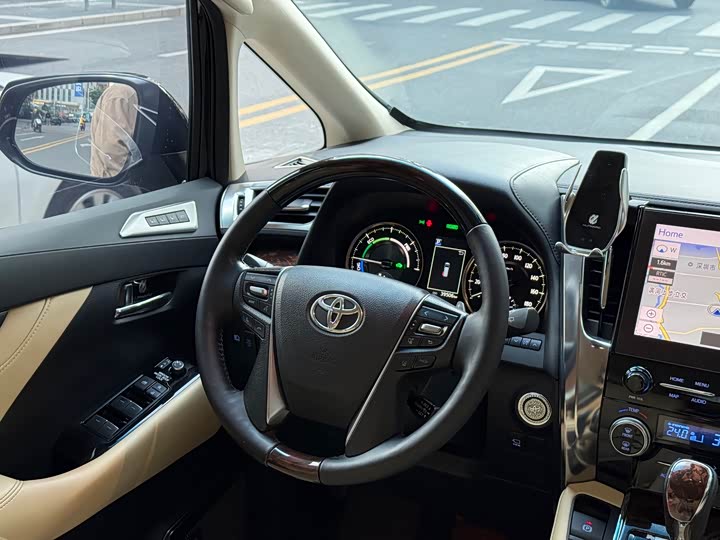 Фото 3 - Toyota Alphard