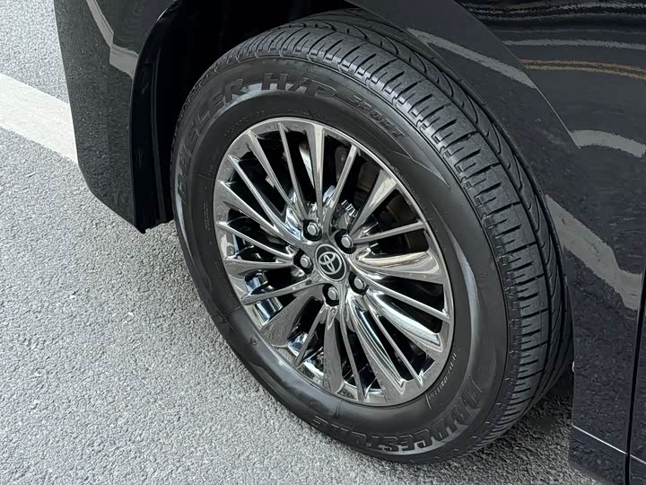 Фото 4 - Toyota Alphard