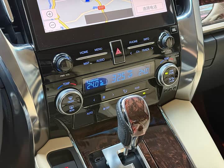 Фото 7 - Toyota Alphard