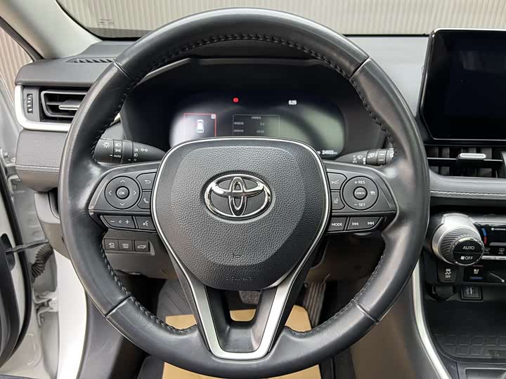 Фото 4 - Toyota Wildlander