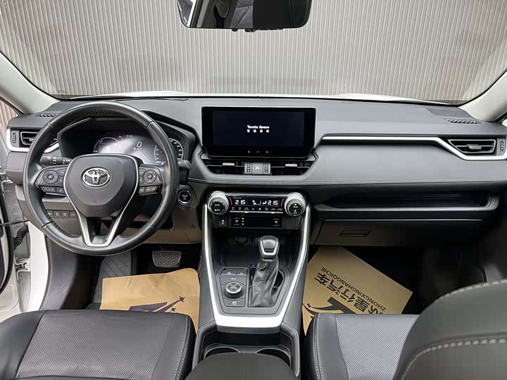 Фото 7 - Toyota Wildlander