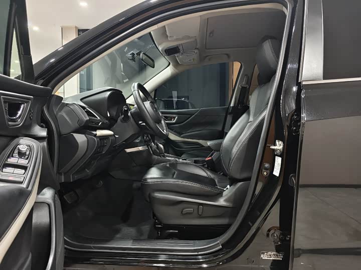 Фото 7 - Subaru Forester