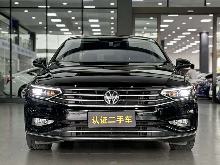 Фото 2 - Volkswagen Magotan