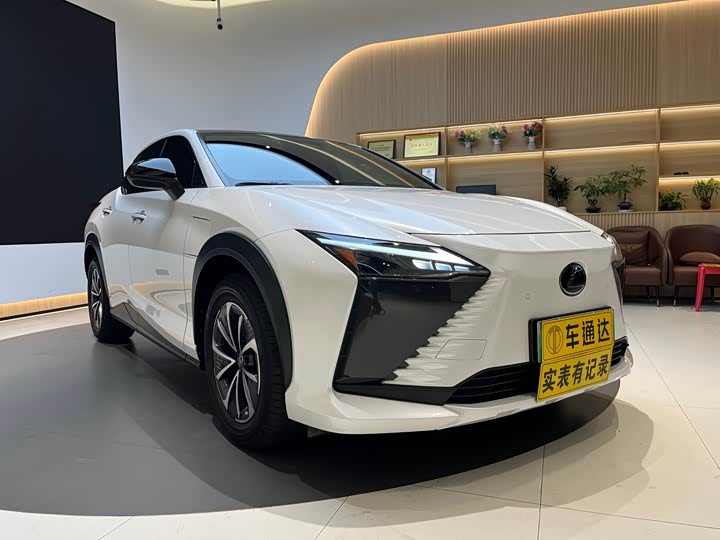 Фото 7 - Lexus RZ