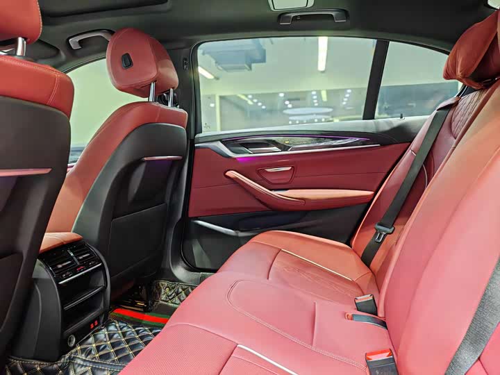 Фото 9 - BMW 5 Series