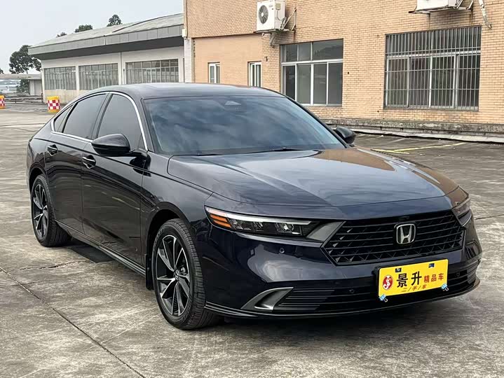 Фото 3 - Honda Accord