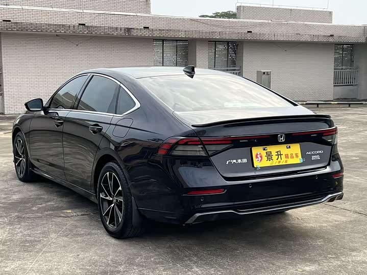 Фото 7 - Honda Accord