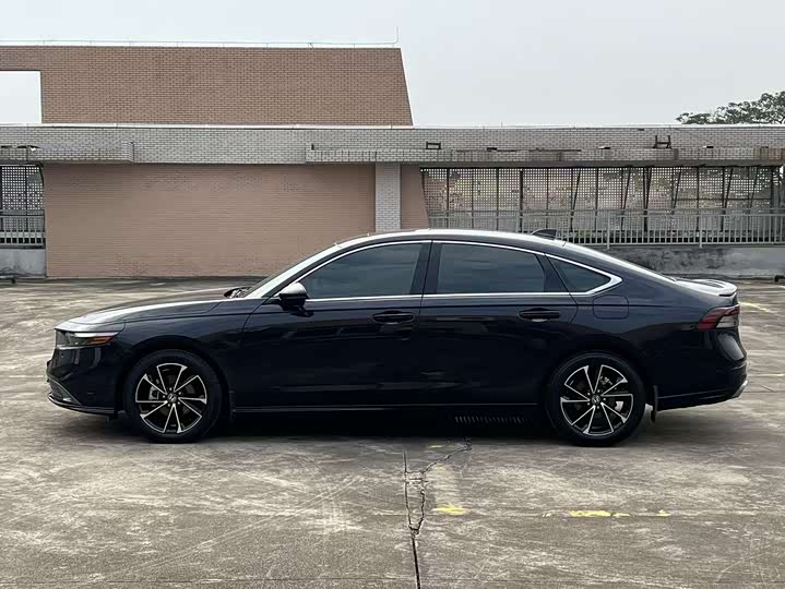 Фото 8 - Honda Accord