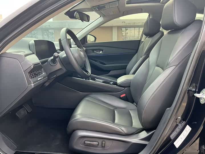 Фото 9 - Honda Accord