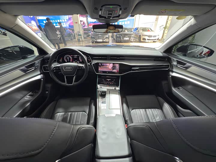 Фото 6 - Audi A6L