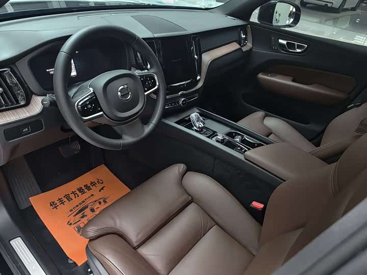 Фото 7 - Volvo XC60