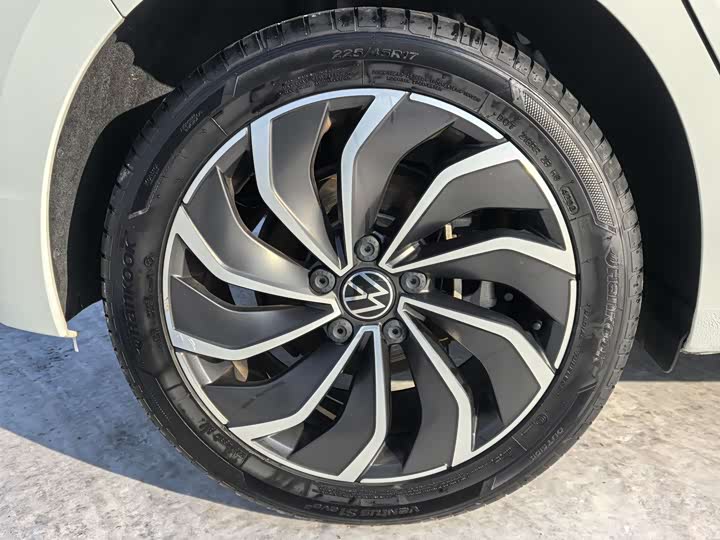 Фото 8 - Volkswagen Golf