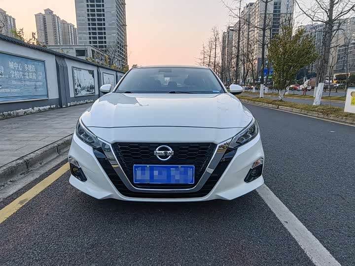 Фото 1 - Nissan Teana