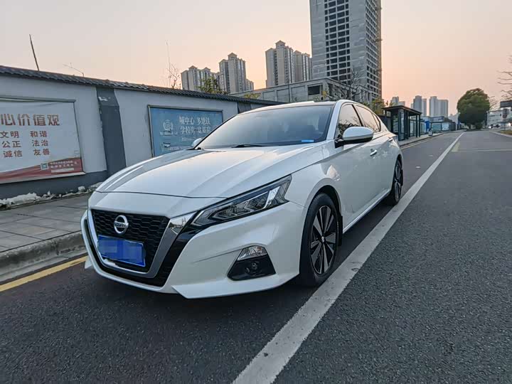 Фото 2 - Nissan Teana